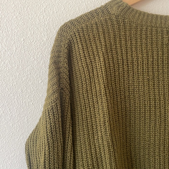 Urban outfitters olive green knit sweater - Picture 4 of 5